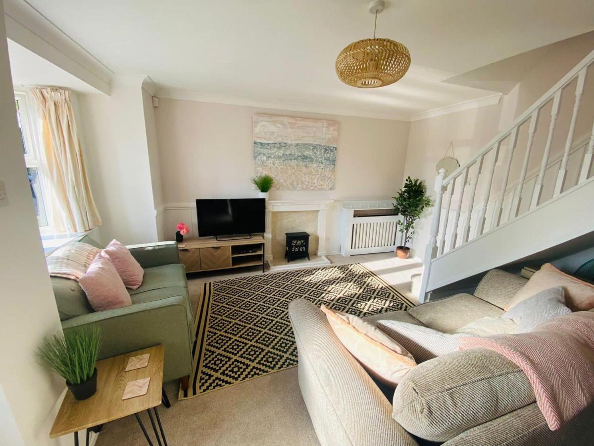 Coastal 2 Bedroom Maisonette With Parking AEGON International