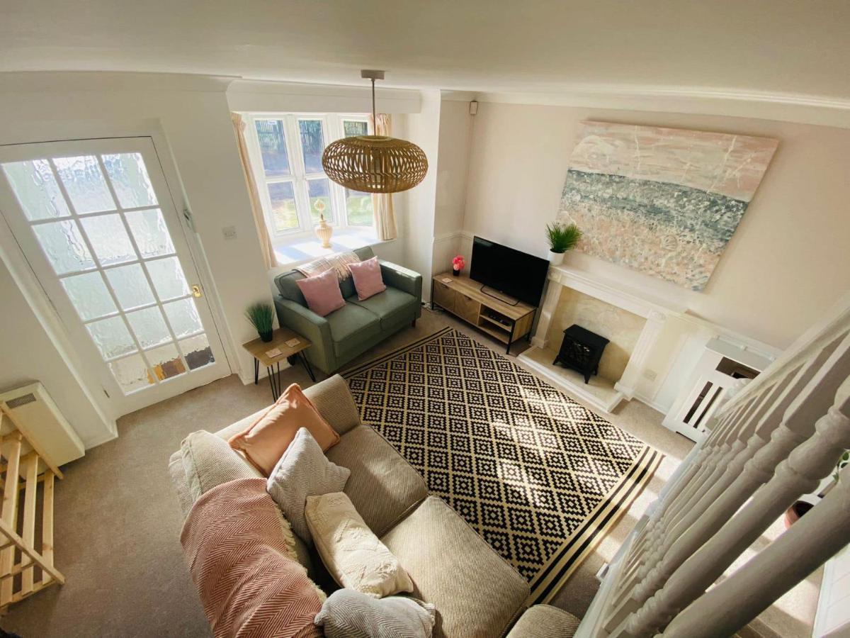 Coastal 2 Bedroom Maisonette With Parking * AEGON International