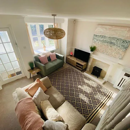 Coastal 2 Bedroom Maisonette With Parking Eastbourne Exterior photo