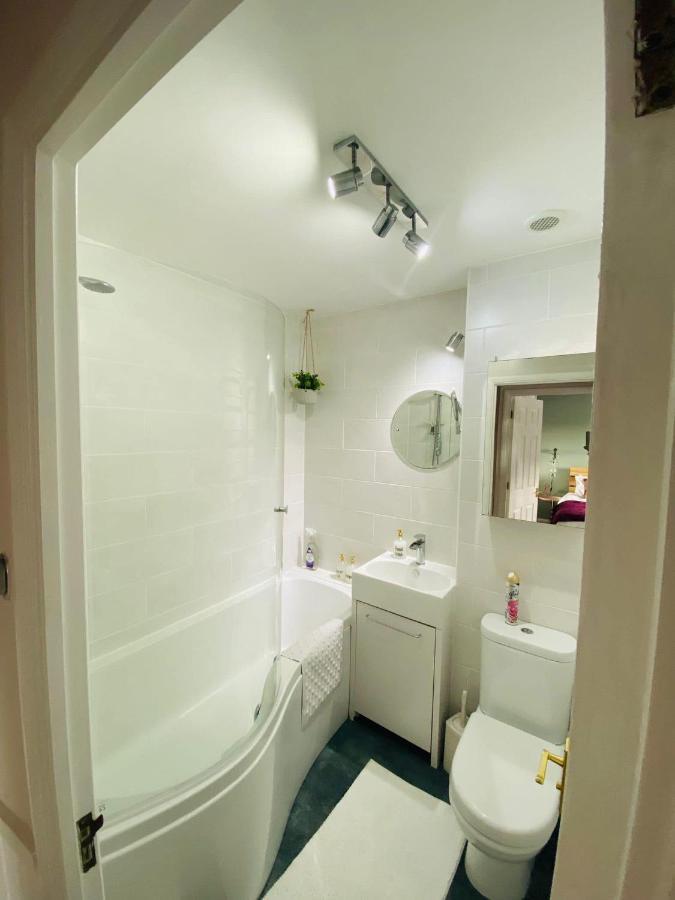 Coastal 2 Bedroom Maisonette With Parking Eastbourne